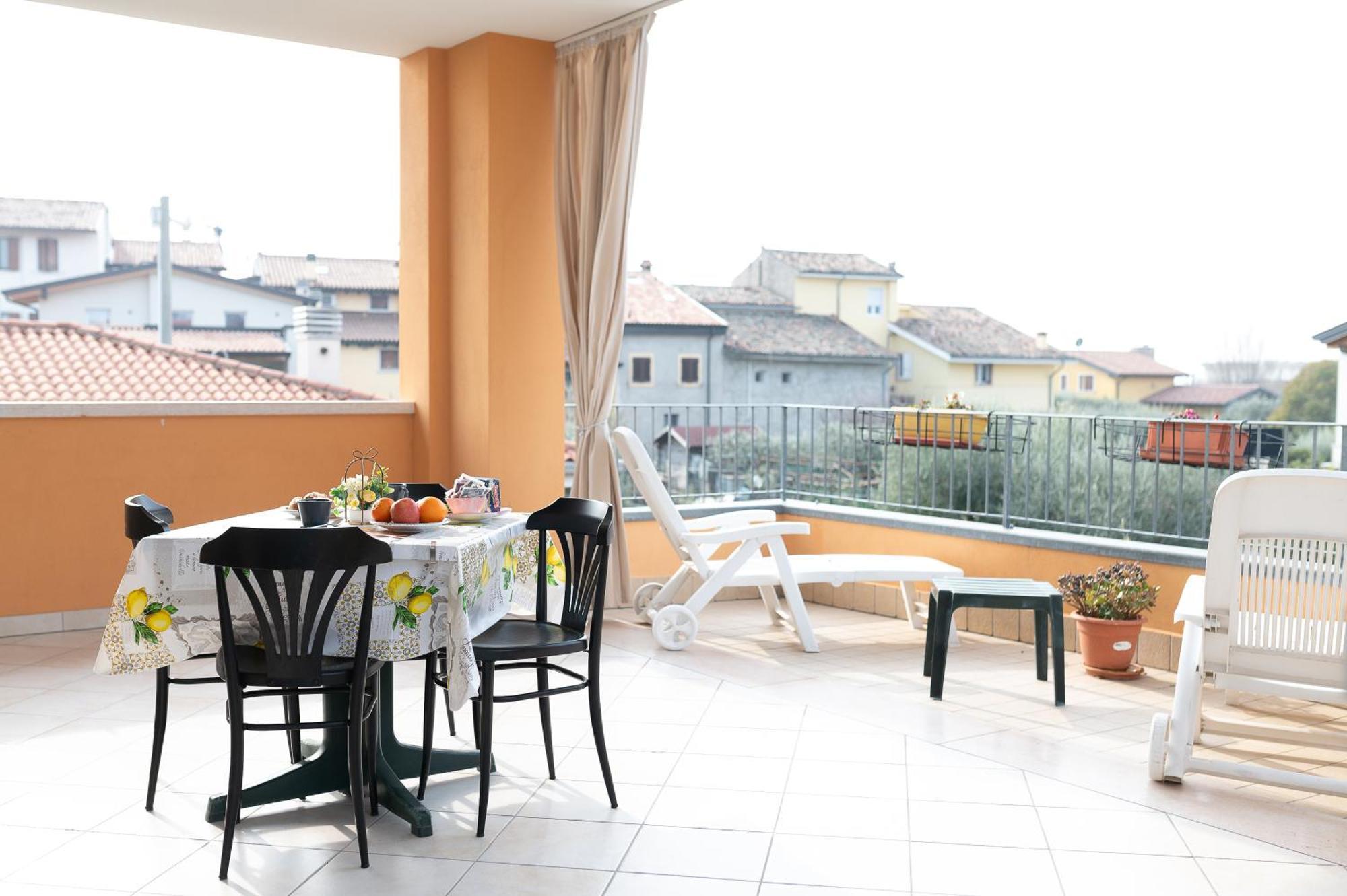 Terrazza Baciata Dal Sole Daire Lazise Dış mekan fotoğraf